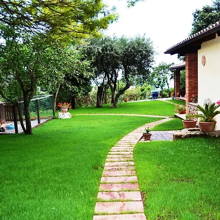 فندق مبيت وإفطار Garden House 3*