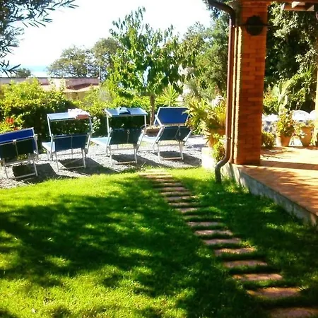 Bed & Breakfast Garden House