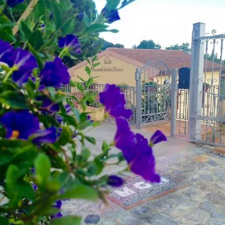 Garden House Bed & Breakfast 3*