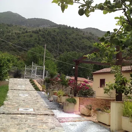 Bed & Breakfast Garden House 3*