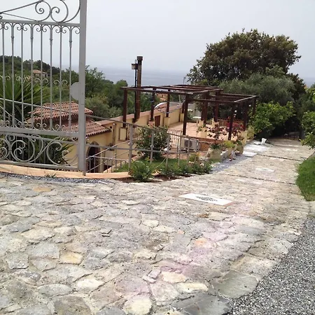 Bed & Breakfast Garden House