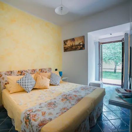 Bed & Breakfast Garden House