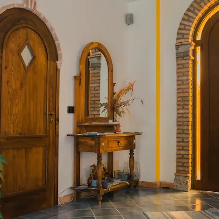 فندق مبيت وإفطار Garden House 3*